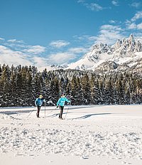 Langlaufen in den KitzbÃ¼heler Alpen im Winterurlaub